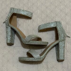 Windsor Sparkling Silver Heels